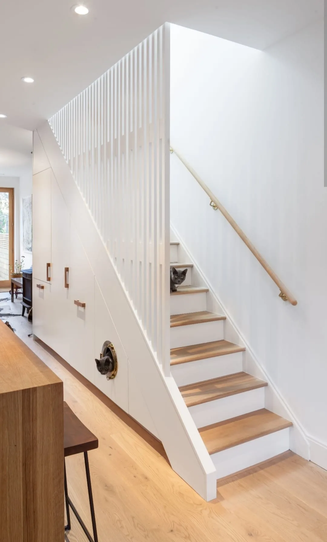 Escalier sur mesure avec rangements integres